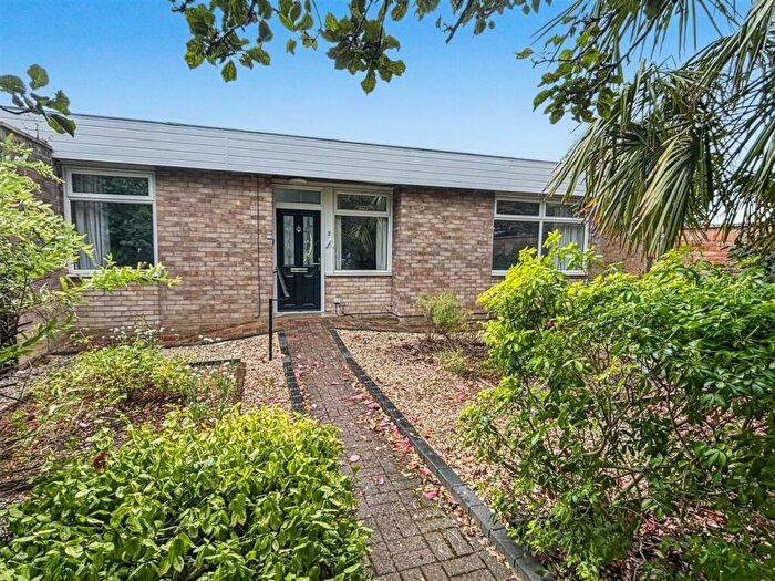 2 Bedroom Bungalow For Sale In Seaton Drive, Bedford, MK40
