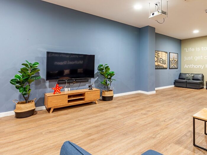 1 Bedroom Flat To Rent In High Street, Swansea, SA1