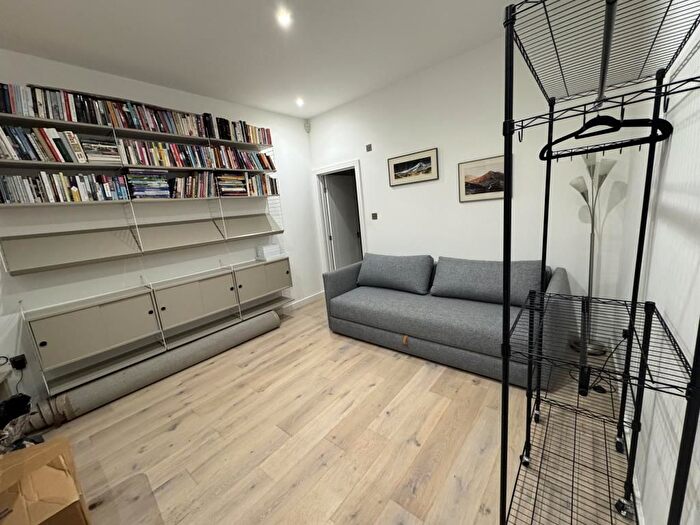 1 Bedroom Semi-Detached House To Rent In Woodstock Road, Oxford, OX2