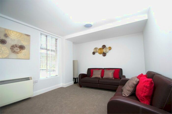 2 Bedroom Flat To Rent In The Parade, High Street, Watford, WD17