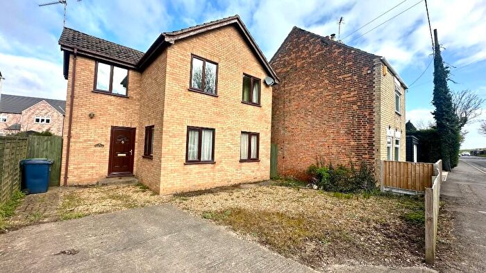3 Bedroom Detached House For Sale In High Road, Guyhirn, PE13