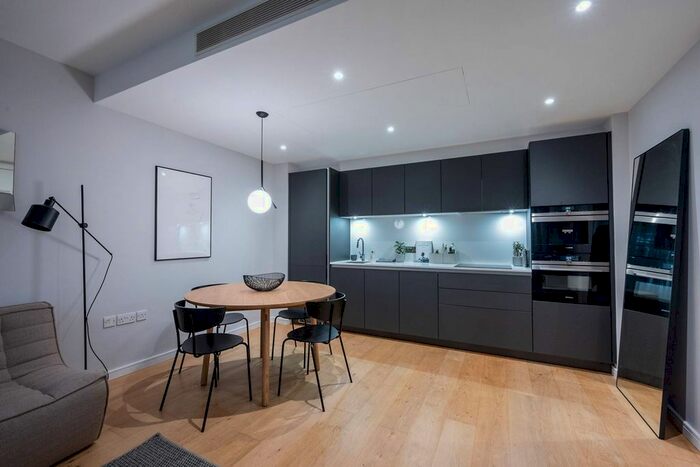 2 Bedroom Flat To Rent In Chapelier House, Wandsworth, London, SW18