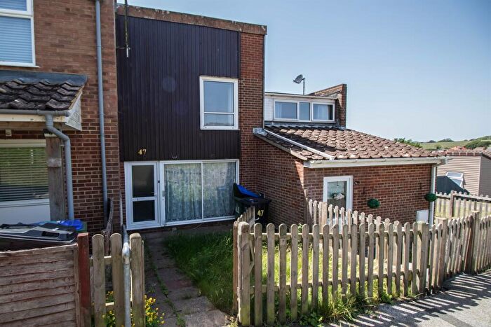 2 Bedroom House For Sale In St Leonards Close, Newhaven, BN9