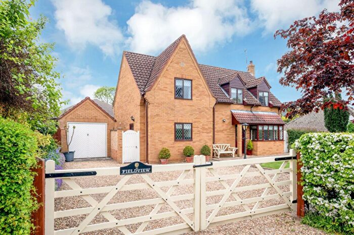 3 Bedroom Detached House For Sale In Greatford Road, Uffington, PE9