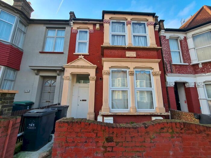 Studio To Rent In Mount Pleasant Road, London N17