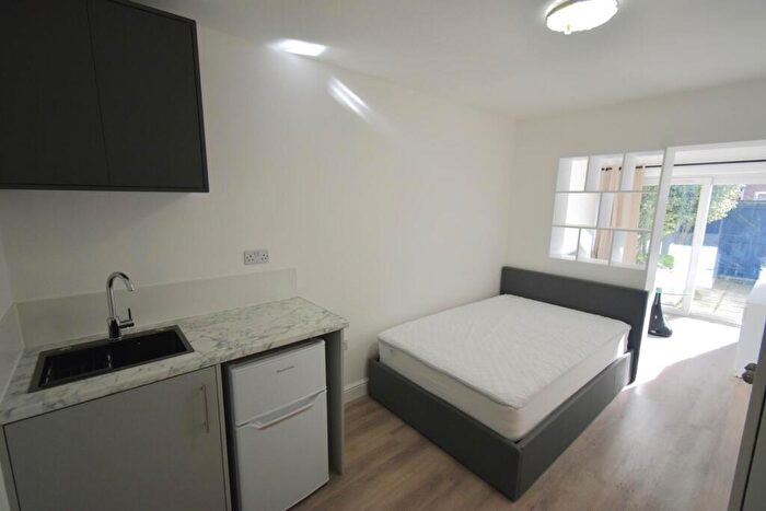 Studio To Rent In Waid Close, Dartford, DA1