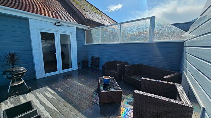 4 Bedroom Maisonette To Rent In Torquay Road, Paignton, TQ3