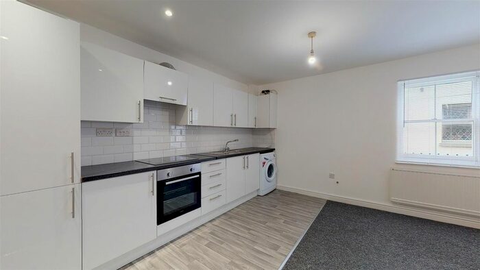 3 Bedroom Property To Rent In Albert Court, York Street, Ramsgate, CT11