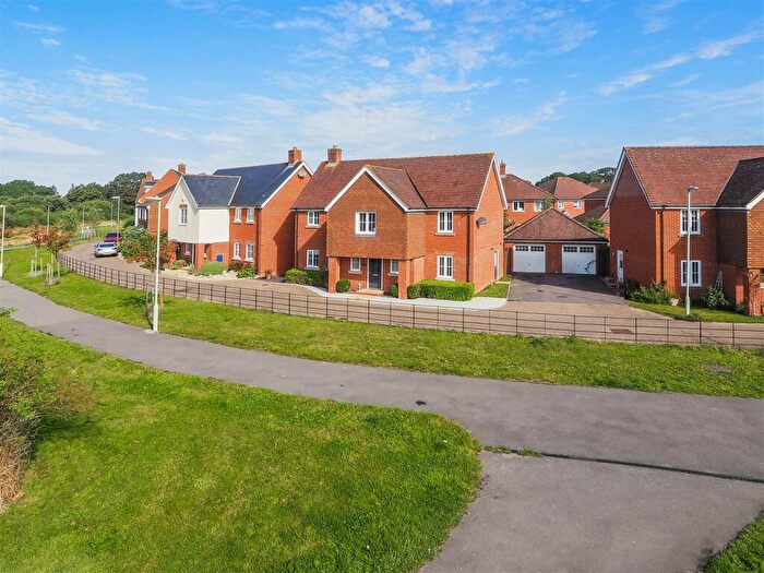 5 Bedroom House To Rent In Foster Way, Abbotswood, Romsey, SO51