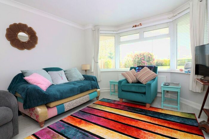 2 Bedroom Semi-Detached Bungalow For Sale In The Street, Woodnesborough, CT13