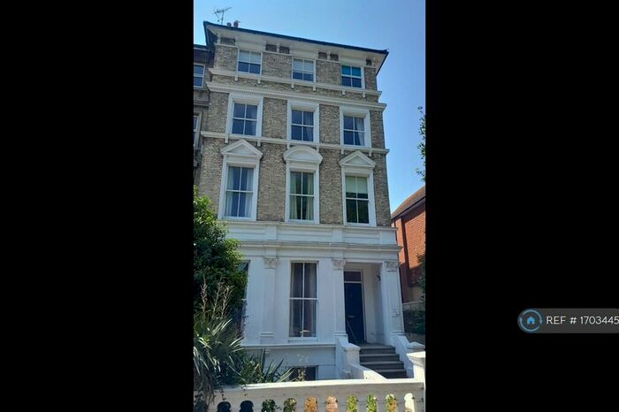 2 Bedroom Flat To Rent In St. Annes Road, Eastbourne, BN21