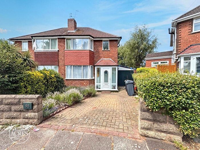 3 Bedroom Semi Detached House For Sale In Charnwood Road, Great Barr, Birmingham, B42