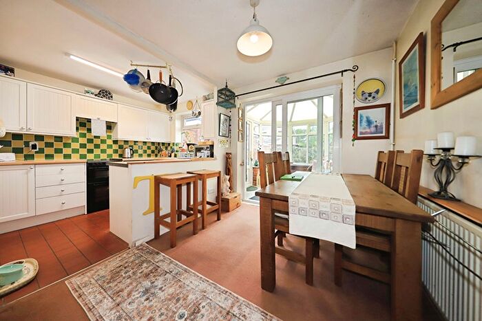 3 Bedroom Detached House For Sale In Edward Road, Perton Wolverhampton, Staffordshire, WV6