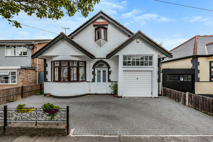 5 Bedroom Detached House To Rent In Silversea Drive, Westcliff-on-sea, SS0