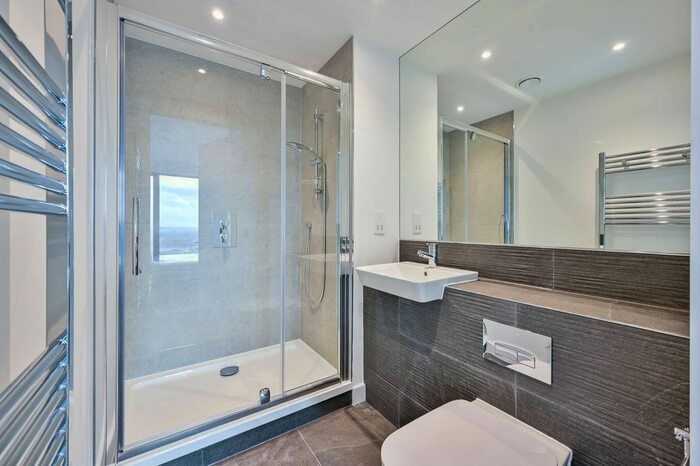 2 Bedroom Flat To Rent In Reed Avenue, Bow, London, E3