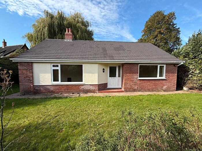 3 Bedroom Bungalow For Sale In Watton Road, Great Hockham, IP24