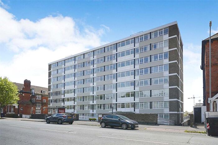 2 Bedroom Flat To Rent In Cromwell Road, Hove, BN3