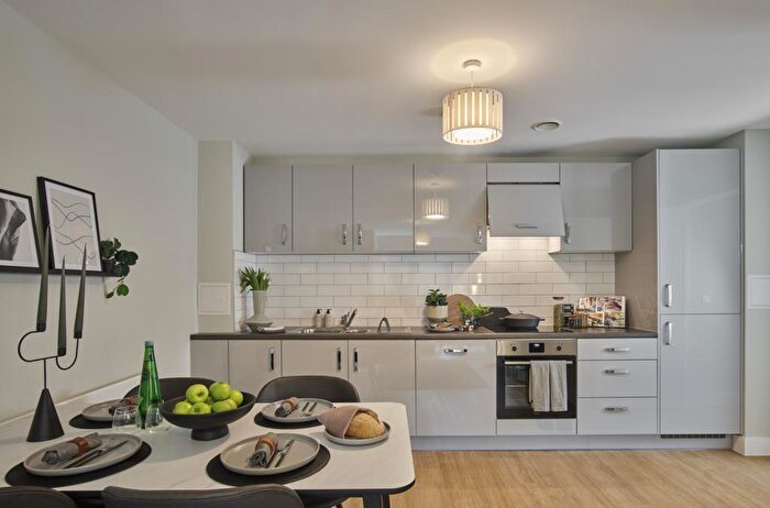 2 Bedroom Apartment To Rent In Newbury, Berkshire, RG14