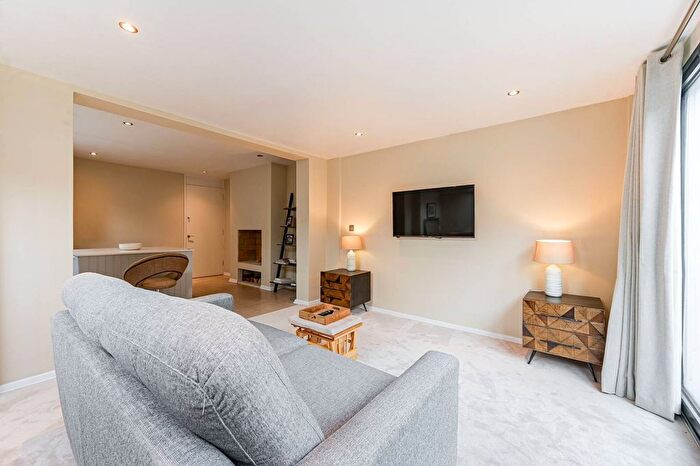 2 Bedroom Flat For Sale In Gowan Avenue, Munster Village, London, SW6