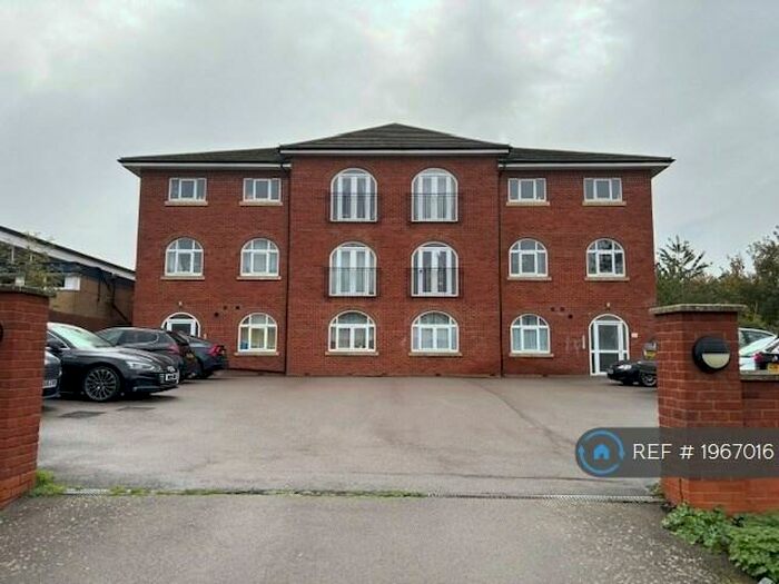 2 Bedroom Flat To Rent In Booth Rise, Northampton, NN3