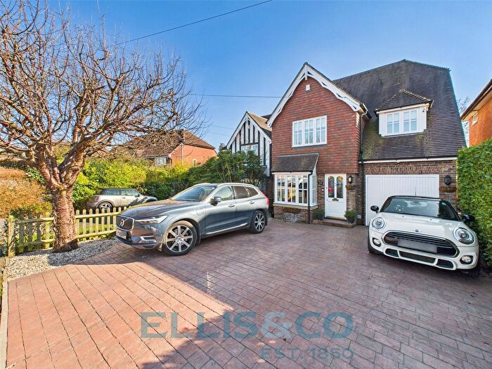 4 Bedroom Detached House For Sale In Dowgate Close, Tonbridge, Kent, TN9