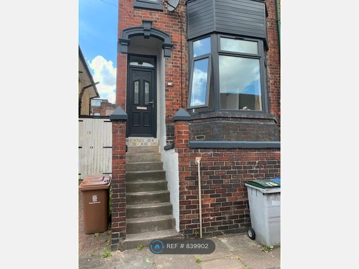 5 Bedroom End Of Terrace House To Rent In Sackville Street, Stoke-On-Trent, ST4