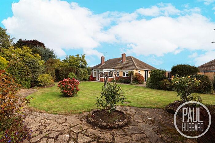 2 Bedroom Semi-detached Bungalow For Sale In Stansfield Close, Oulton Broad, NR33