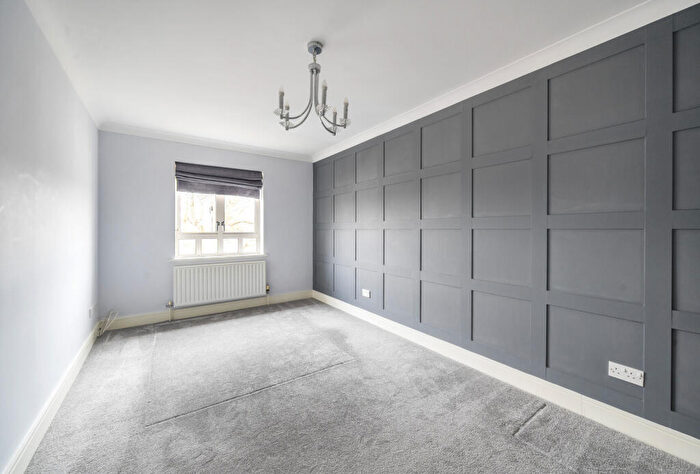 2 Bedroom Apartment For Sale In Sherborne Street, Cheltenham, Gloucestershire, GL52