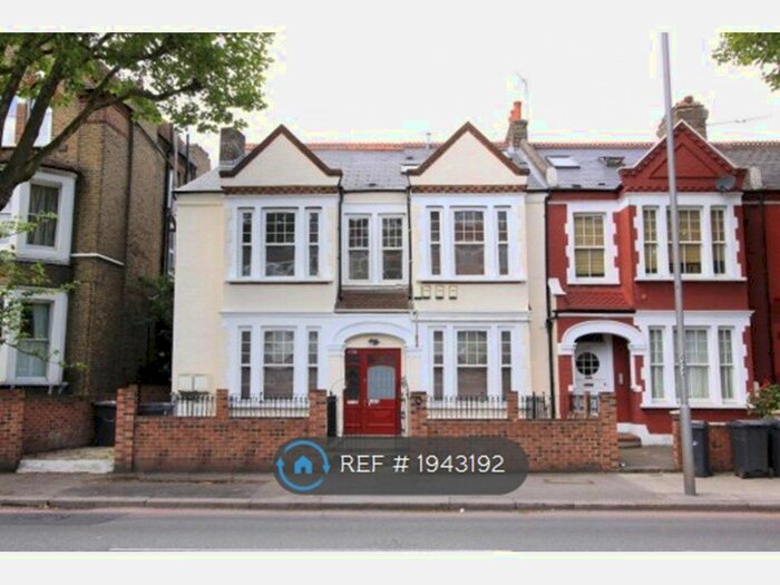 3 Bedroom Flat To Rent In Cavendish Road, London, SW12