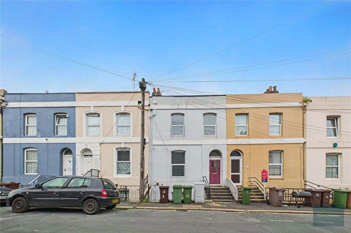 3 Bedroom Flat To Rent In Bayswater Road, Plymouth, PL1