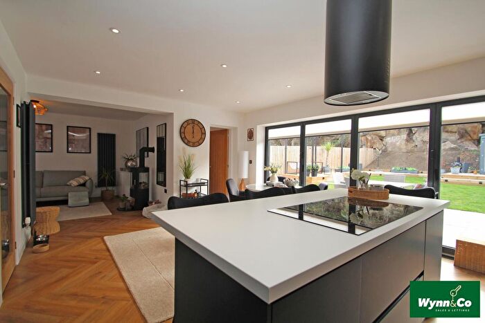 4 Bedroom Detached House For Sale In Quarry Drive, Grimethorpe, Barnsley, S72