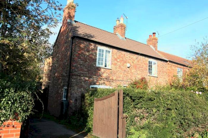 4 Bedroom Cottage For Sale In Main Street, Skipwith, York, YO8