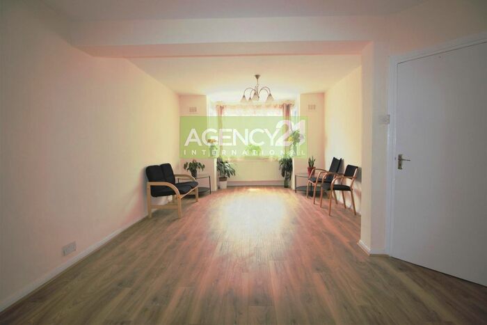 3 Bedroom Terraced House To Rent In Fourth Avenue, Manor Park, E12