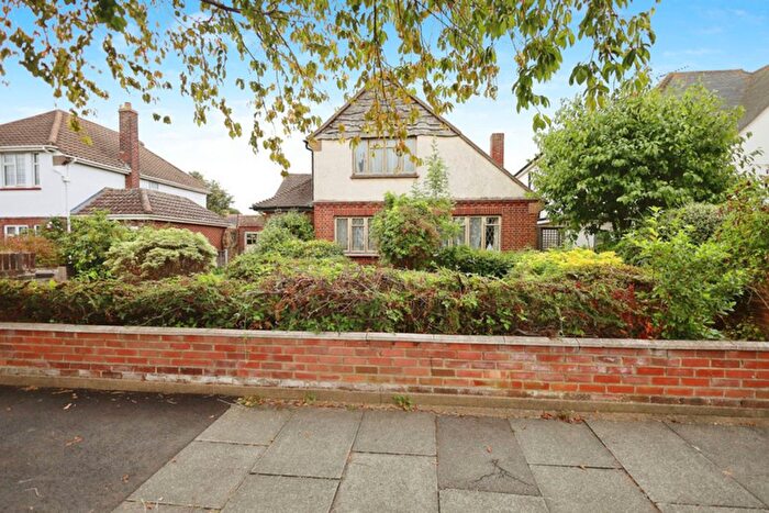 4 Bedroom Detached House For Sale In The Broadway, Southend-On-Sea, SS1