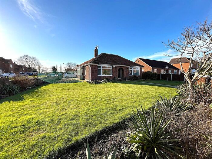 3 Bedroom Detached Bungalow For Sale In York Road, Barlby, Selby, YO8