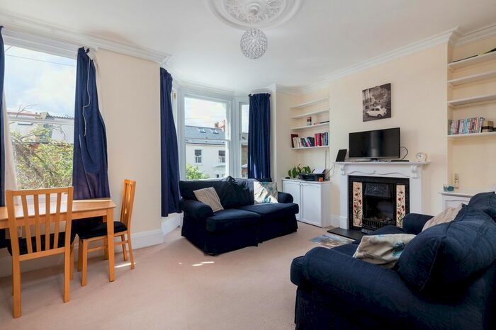 2 Bedroom Flat To Rent In Latimer Road, London, SW19