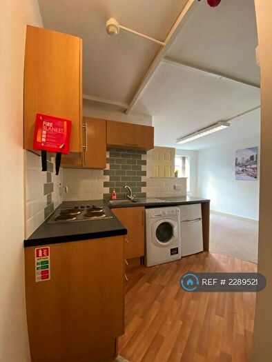 1 Bedroom Flat To Rent In King Street, Carmarthen, SA31