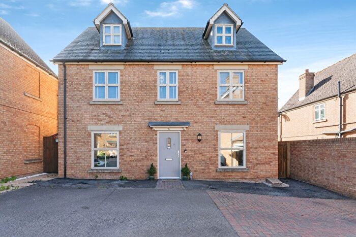 3 Bedroom Semi-Detached House For Sale In Hive End Court, Chatteris, PE16