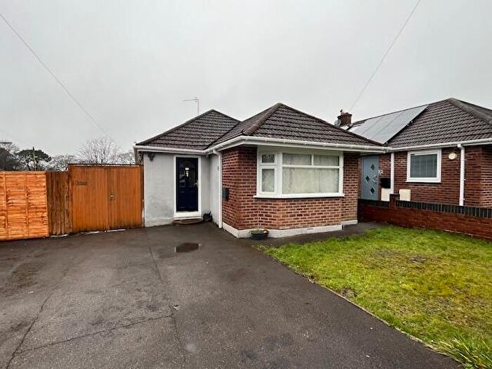 3 Bedroom Bungalow To Rent In Sylvan Avenue, Southampton, SO19