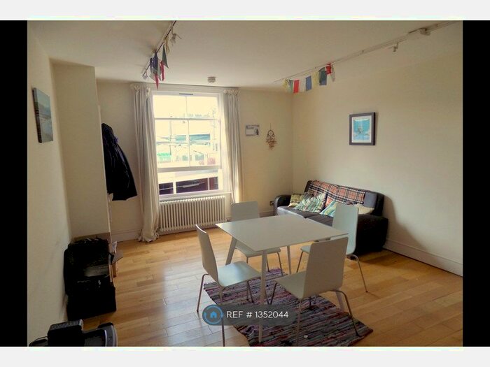 2 Bedroom Flat To Rent In Oval Mansions, London, SE11