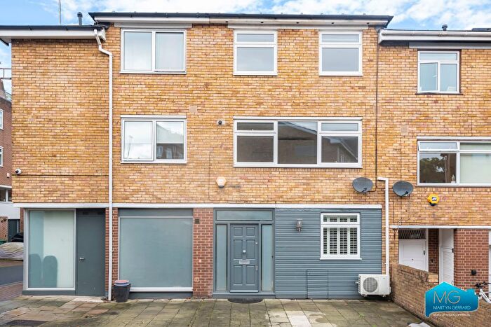 5 Bedroom Semi-Detached House To Rent In Meadowbank, Primrose Hill, London, NW3