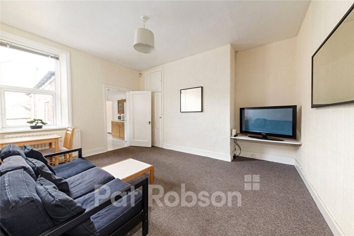 3 Bedroom Flat To Rent In Wingrove Avenue, Fenham, Newcastle Upon Tyne, NE4