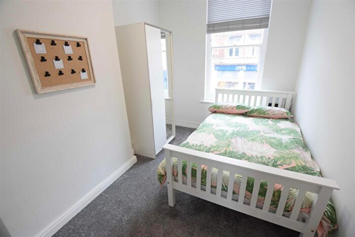 1 Bedroom Flat To Rent In Colbeck Chambers - High Street Apartment - Available Now, LN5