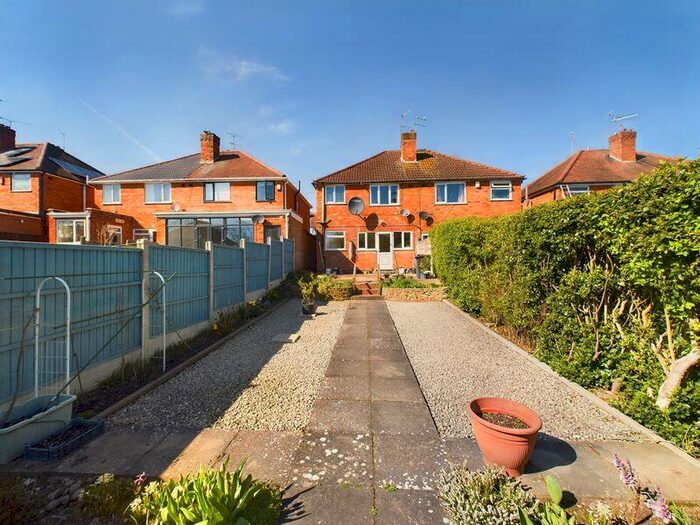 3 Bedroom Semi-Detached House For Sale In Glyn Farm Road, Quinton, B32