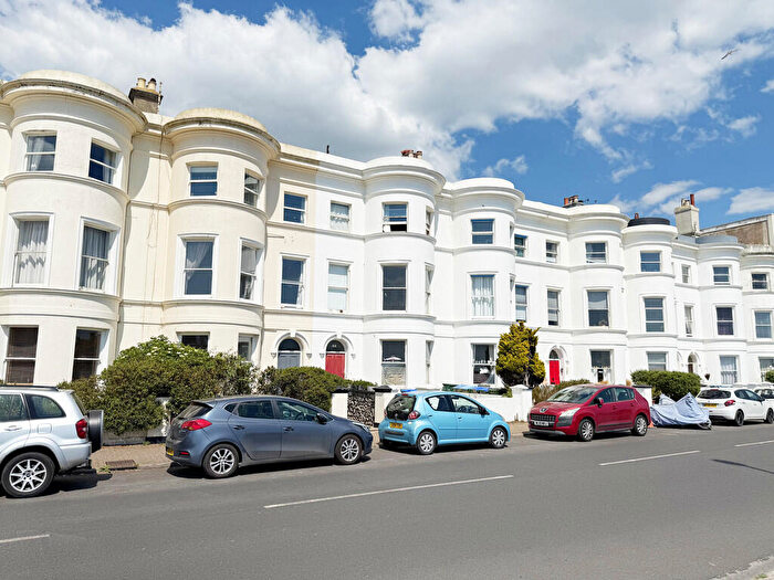 2 Bedroom Apartment To Rent In South Terrace, Littlehampton, BN17