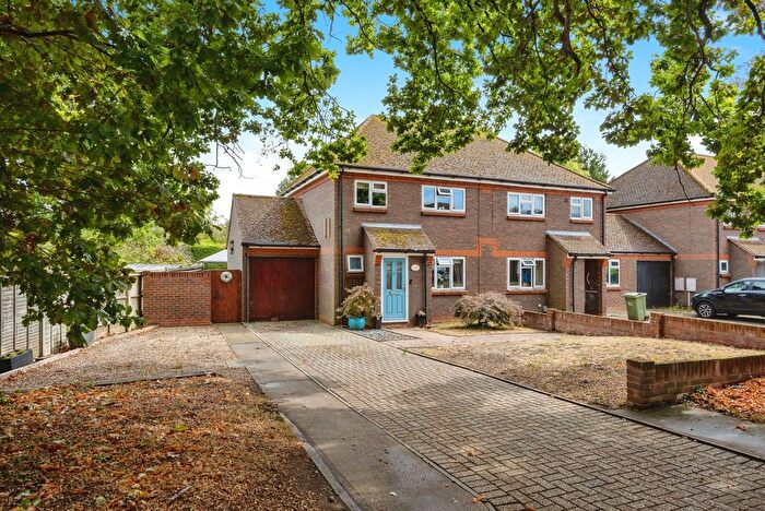 3 Bedroom Semi-Detached House For Sale In Almond Close, Guildford, Surrey, GU1