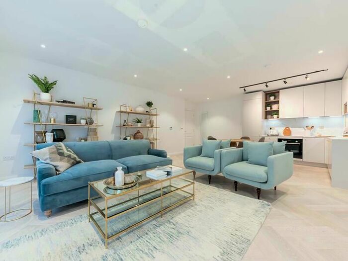 2 Bedroom Flat For Sale In Plot Thorpe Lane, Leeds, LS10