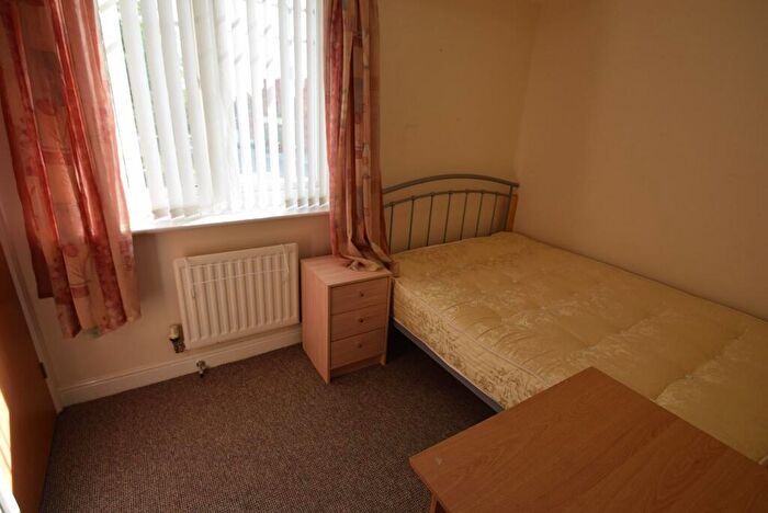4 Bedroom Town House To Rent In Bold Street, Hulme, Manchester. ., M15
