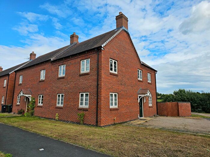 3 Bedroom Semi-Detached House For Sale In Droitwich Road, Hanbury, Bromsgrove, Worcestershire, B60