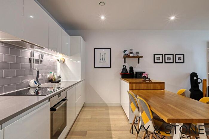 1 Bedroom Apartment For Sale In Starboard Way, London, Greater London, E16